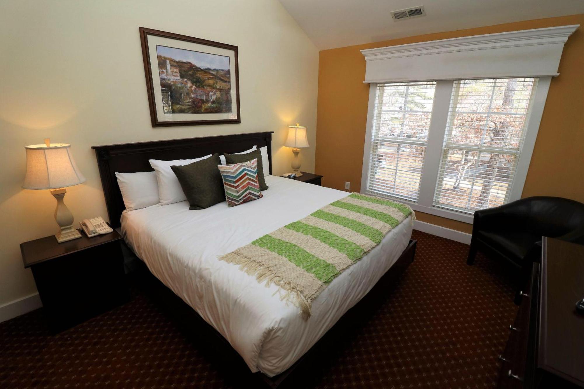 Kings Creek Plantation By Tripforth Williamsburg Room photo