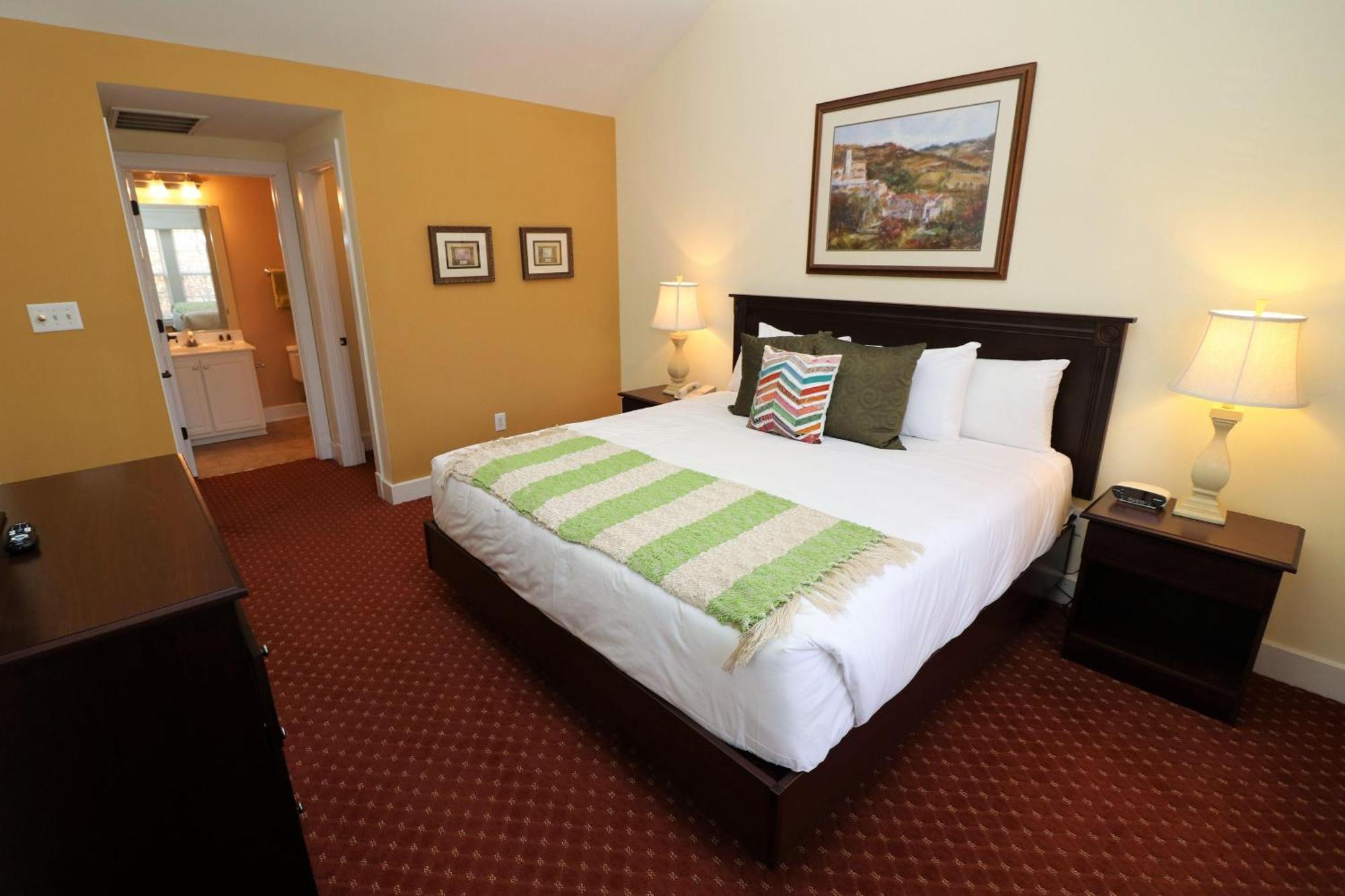 Kings Creek Plantation By Tripforth Williamsburg Room photo